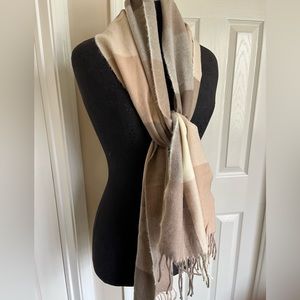 100% Cashmere scarf made in Scotland tag neutral classy cream beige